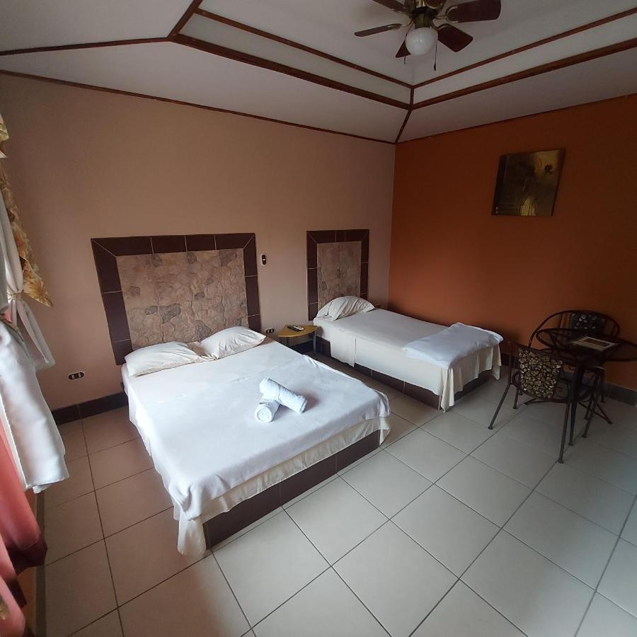 Hotel Torre Fuerte Венесия Экстерьер фото