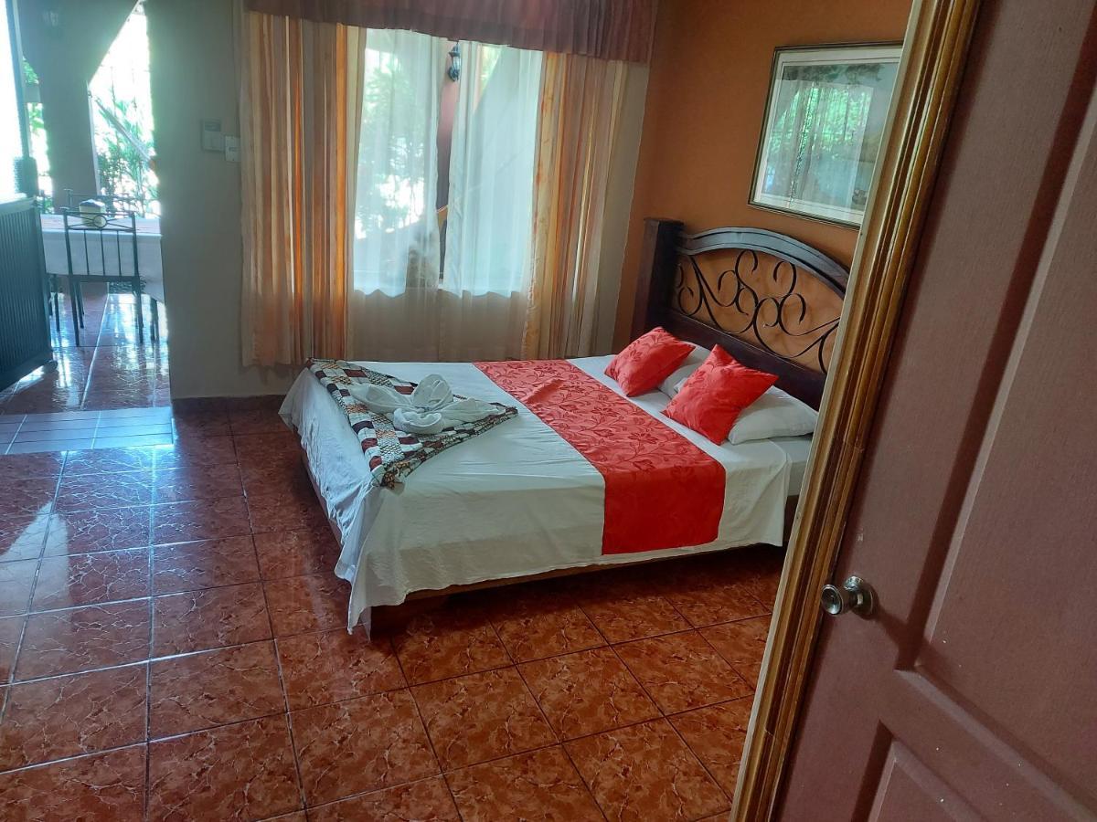 Hotel Torre Fuerte Венесия Экстерьер фото