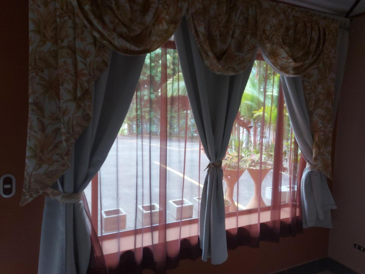 Hotel Torre Fuerte Венесия Экстерьер фото